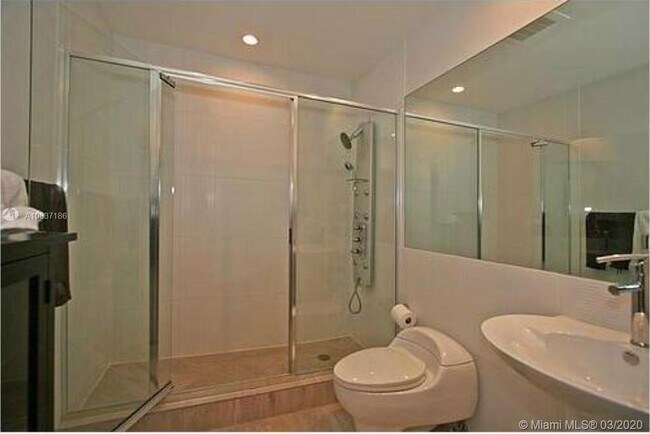 Foto del edificio - 3250 Grand Ave