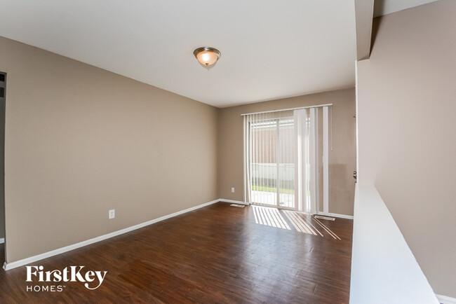 Building Photo - 4846 Cloverfield Trail