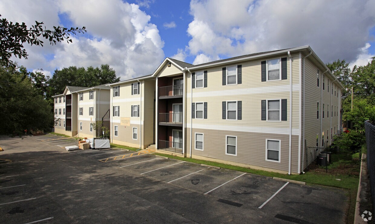The Oaks at University Village Apartments Tallahassee, FL
