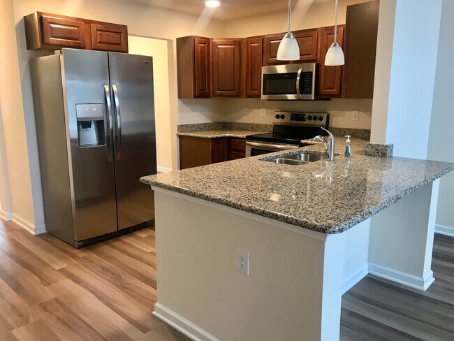 Photo - BEAUTIFUL! 4 Bedrooms/3.5 baths in Wild Wing. Spacious & Tons of space! House