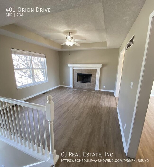 Building Photo - 401 NW Orion Dr