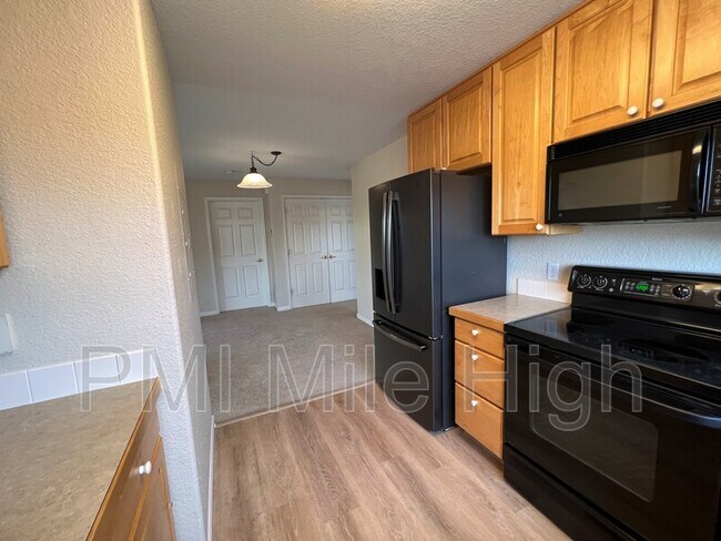 Foto del edificio - 3330 Boulder Cir