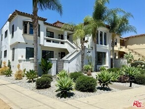 Building Photo - 1143 Cloverdale Ave