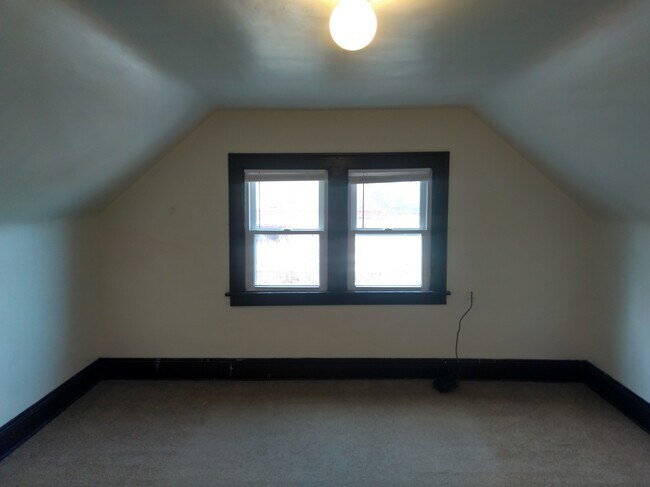 Foto del edificio - 1297 Warren Rd