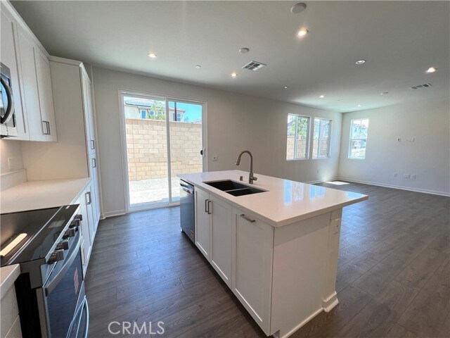 Foto del edificio - 16036 Olivas Ln