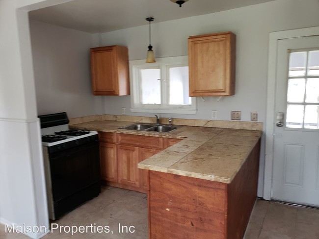Building Photo - 355 Elmgrove Rd