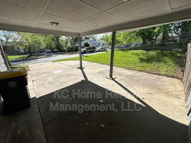 Building Photo - 7639 Ozark Rd