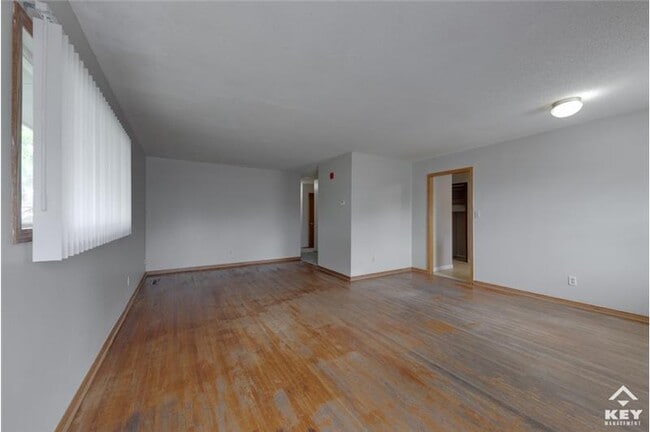 Building Photo - 2807 W Maxwell Ave