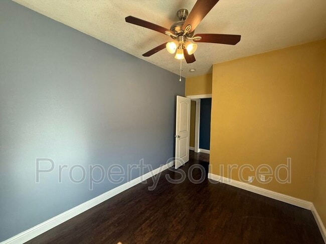Foto del edificio - 139 W Yosemite Ave