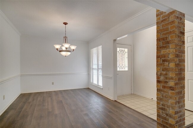 Building Photo - 2813 Woodpath Ln