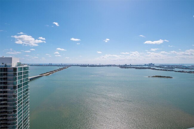 Foto del edificio - 480 NE 31st St