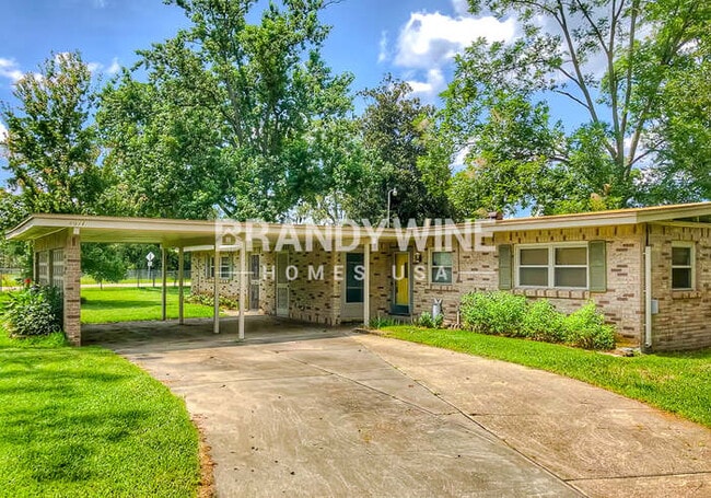 Building Photo - 7671 Vale Dr