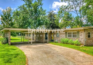 Building Photo - 7671 Vale Dr