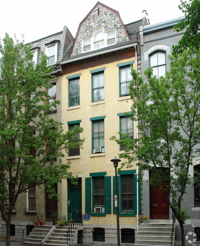 Primary Photo - 2211 St James Pl