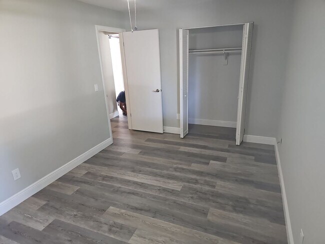 Building Photo - Great 3/2 Split floor plan in Deltona read...