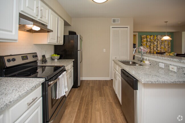 !BR,1BA-878SF - Westcott Apartments