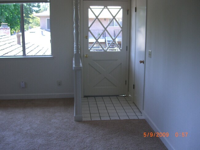 Entrada - 1355 Saratoga Ave