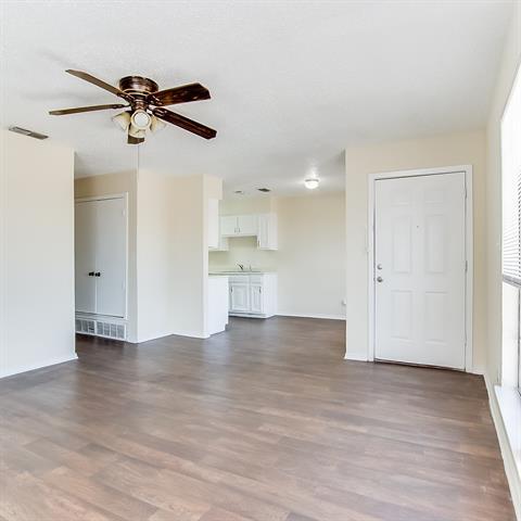 Building Photo - 8133 Foxfire Ln