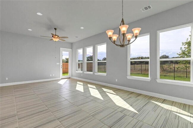 Foto del edificio - 4628 Katherine Dr