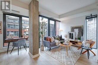 Building Photo - 32 Camden St