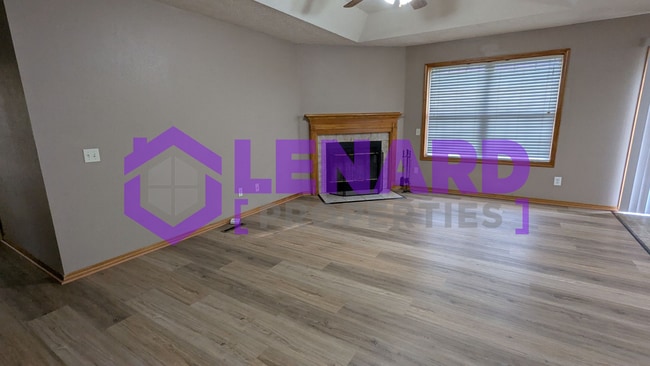Building Photo - 553 N Chandler Ave