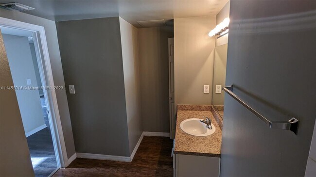 Building Photo - 160 SW 117th Ter
