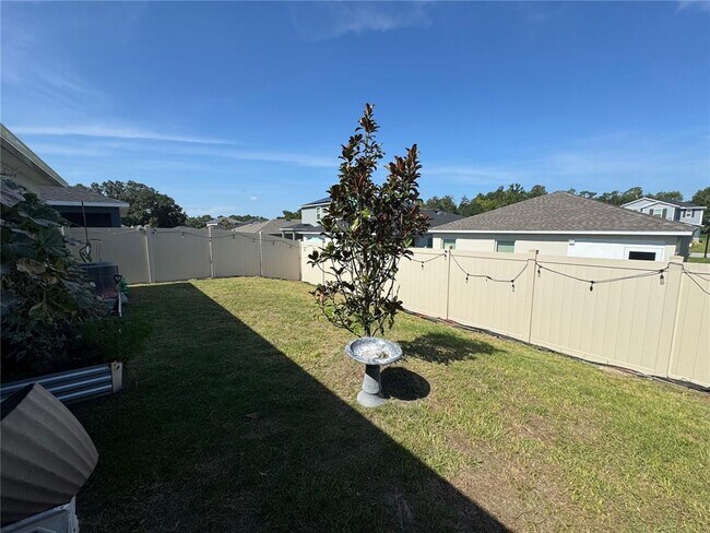 Building Photo - 922 Birch Dr