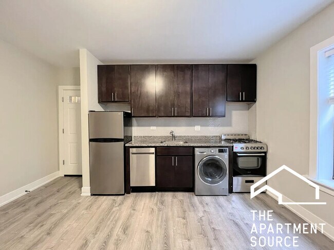 Building Photo - 429.5 W Belden Ave