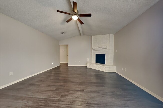 Foto del edificio - 13906 Rosetta Dr