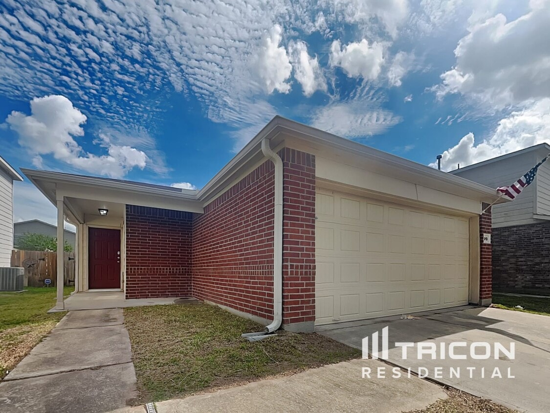 9910 Waldens Pond Court Houston TX House Rental in Houston, TX