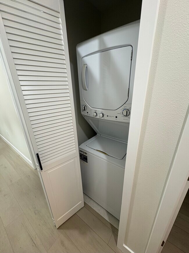 Foto del edificio - 2410 W Stanford St