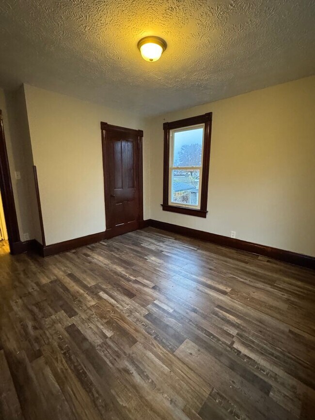 Foto del edificio - 1147 Heaton St