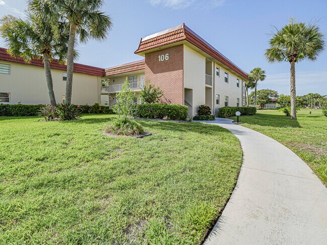 Foto del edificio - 106 Spring Lake Ct