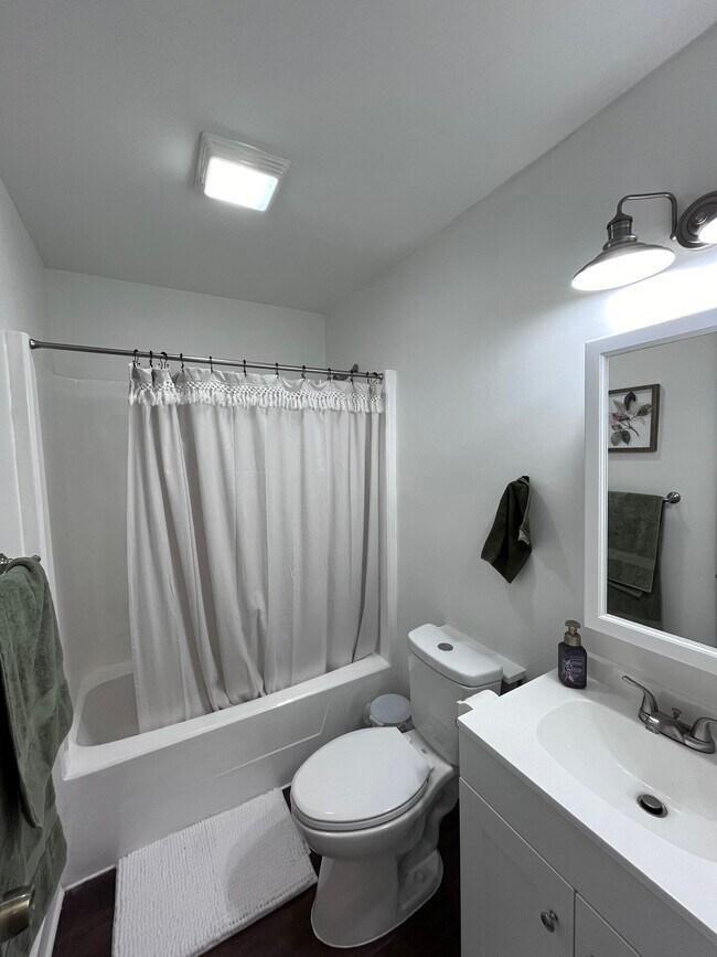 Baño - 728 King Richard Rd
