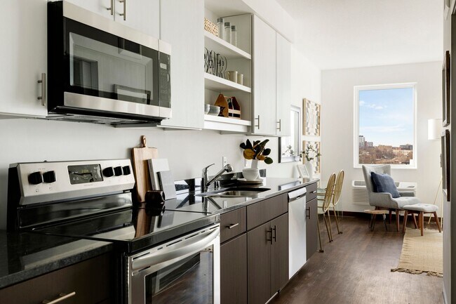 Building Photo - Rym Apartments