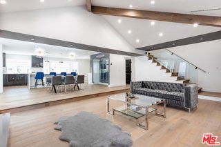 Foto del edificio - 18721 Hatteras St