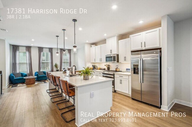 Foto del edificio - 17381 Harrison Rdg Dr