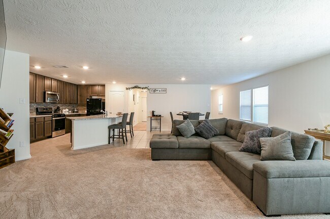 Foto del edificio - 6223 Topaz Pnes Trl