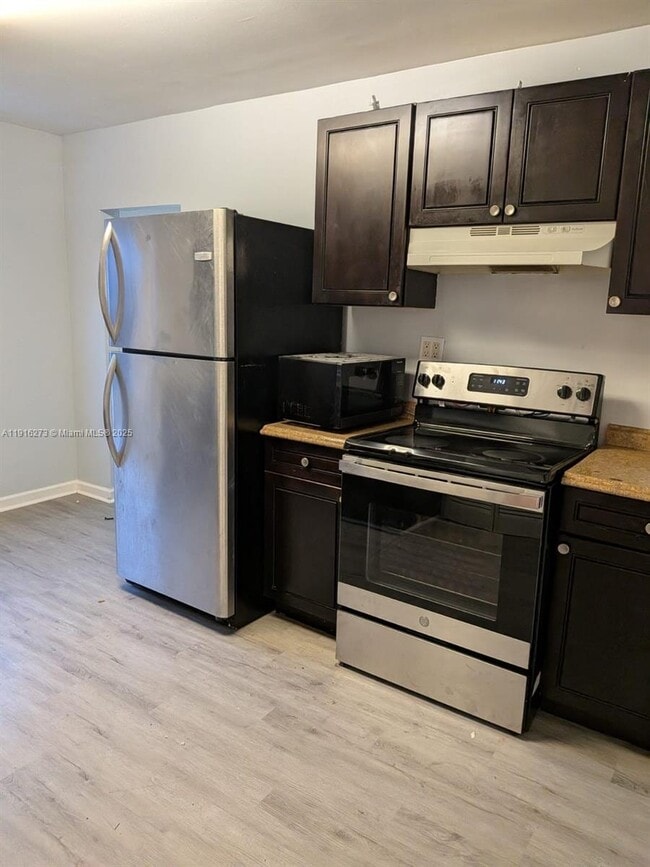 Building Photo - 2132 McKinley St