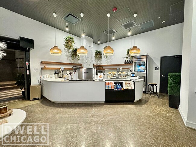 Building Photo - 77 E Adams St