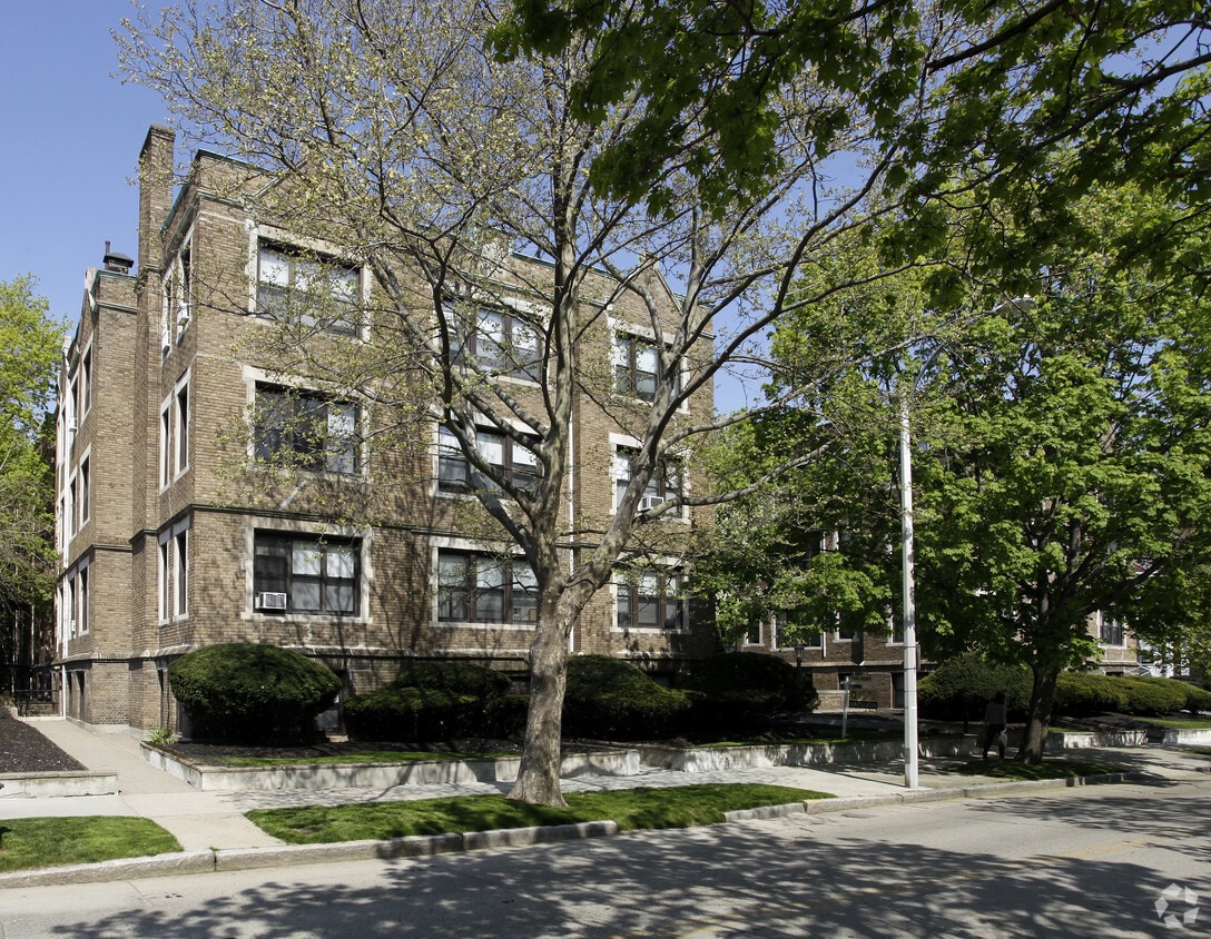 118 - 130 Babcock St - 118-130 Babcock St