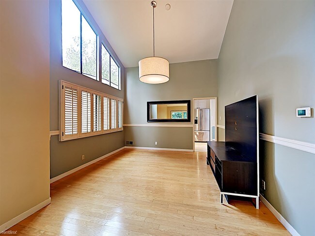 Building Photo - 4530 Clarewood Dr