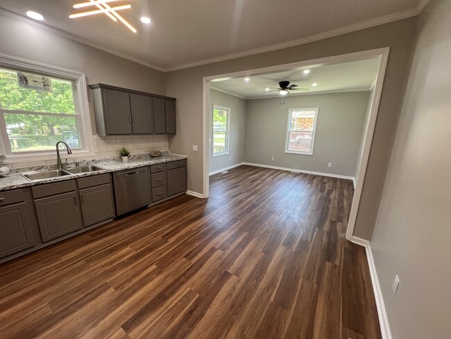 Foto del edificio - 707 Piedmont Way