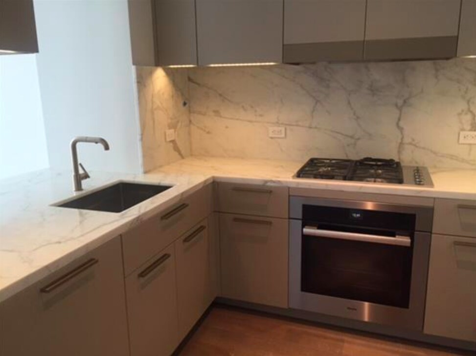 Foto del edificio - 305 E 51st St