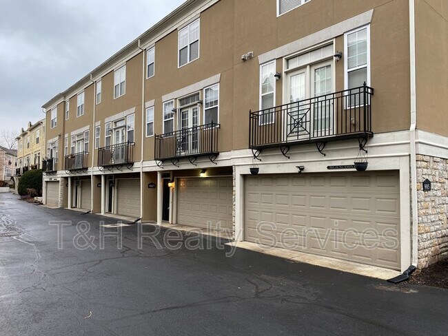 Building Photo - 907 Junction Pl