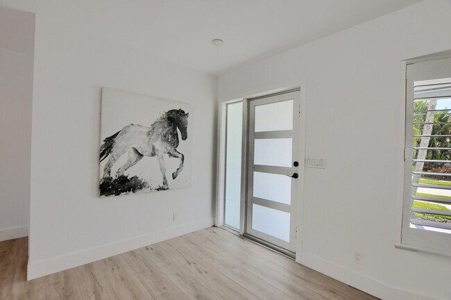 Building Photo - 891 Hickory Terrace