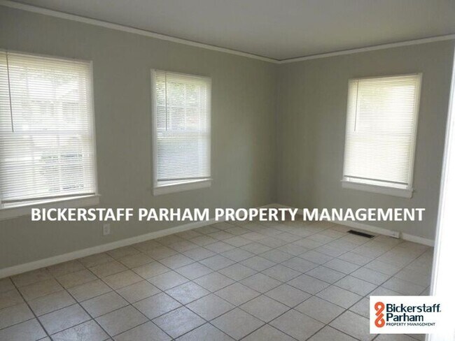 Foto del edificio - Downstairs Apartment Available on Stark!