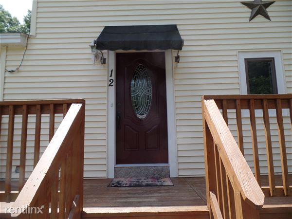Primary Photo - 12 Forsythia Ln