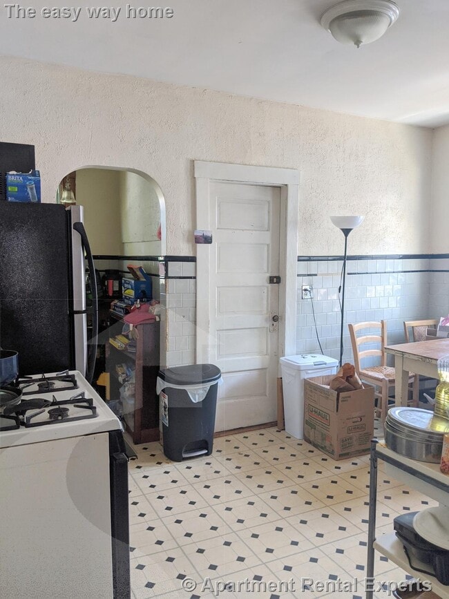 Foto del edificio - 64 Linden Ave