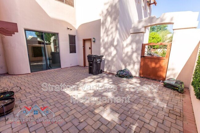 Foto del edificio - 333 N Pennington Dr